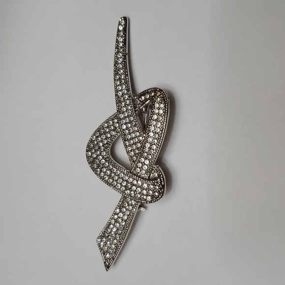 Clear Rhinestone Ribbon Brooch - Picture 9 of 9